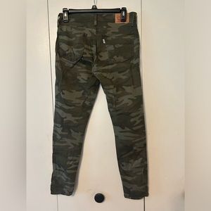 Levi's camo pants